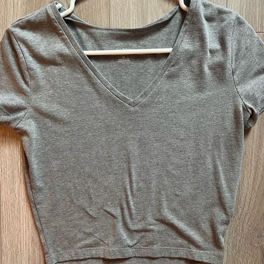 WILD FABLE-CROPPED GREY V NECK SHIRT